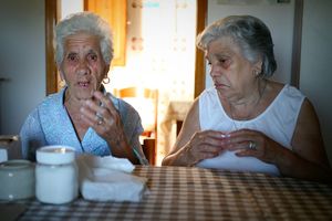Documentary photography, Portrait, Family, Sisters, Immigration. © Irena Siwiak Atamewan
