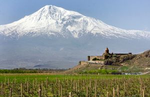 Armenia, Mt  Ararat with monastery of Khor Virap  © Bert Spiertz