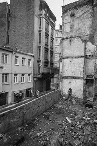 2007. Tarlabasi