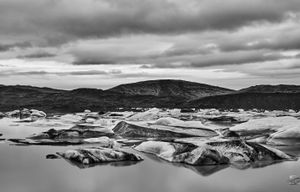 Ice Lagoom monochrom 1