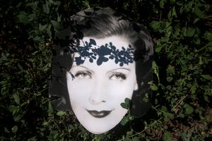SCARECROWS, GRETA GARBO