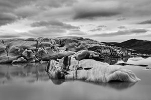 Ice Lagoon monochrom 2
