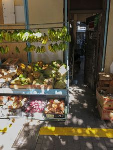 Untited, Series Chinatown, mid-week market, Oahu, Hi  2019