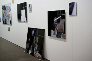 overview installation pixel-stress in booth at UNSEEN