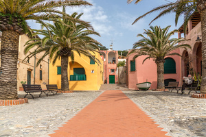 Varigotti - piazza dei pescatori