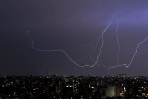 Serie : De Arriba Un Rayo