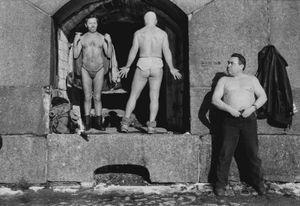 Sunbathers / 1 (1998)