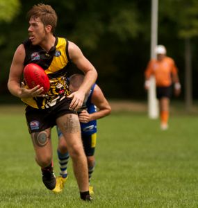 Budzi Corak in a typical move