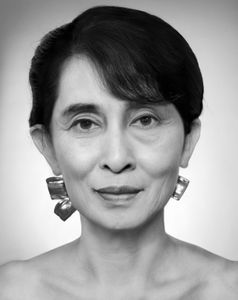Artificial Theater - The leader/Aung San Suu Kyi 2011