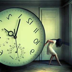 The weight of time © Julie De Waroquier
