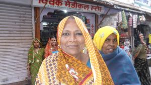 These beautiful women were very keen to be photographed.