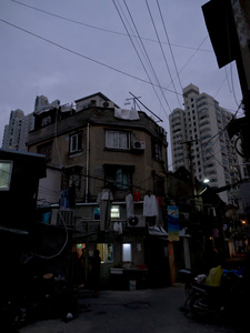 Shanghai, When the Night Falls