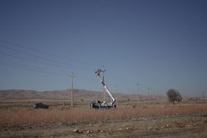 Relief forces while fixing electrification systems