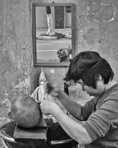 Street side Ear Cleaning, Hanoi