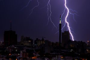 Serie : De Arriba Un Rayo