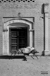 Having a siesta in the village square | Dhanda, Punjab.