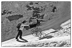 Inuit. Wheels and Snow