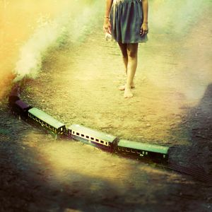 Time goes by like a train © Julie De Waroquier