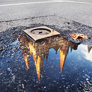 St-Pauls Cathedral reflected.