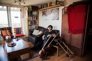 Iranian living room in London,Veria Amiri, Musician