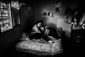 Daiana (left) and Stefi at Stefi's house in Monte Chingolo, Lanús, Province of Buenos Aires. © Sarah Pabst