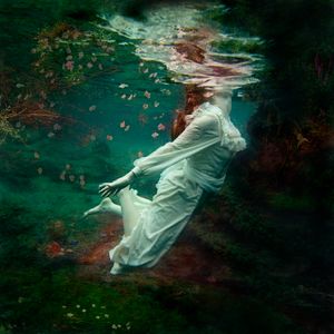 INSURGENT OPHELIA. A contemporary representation.