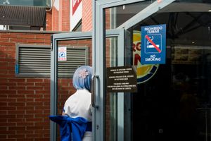 A manga fan is looking for some place to have lunch. Madrid. 2016