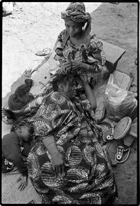 Hairdressing, Bamako, Mali                  © Betty Press