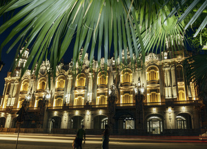 The grand theater ( Gran Teatro de La Habana ) near the Parque Central in La Habana Vieja.