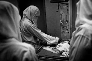 © Christian Werner- Iraq, Fallujah, 18 April 2012 – In the premature departement of the General Hospital in Fallujah a newborn gets examined.