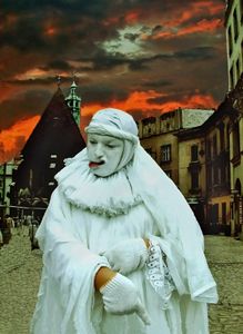 WOMAN MIME KRAKOW, POLAND