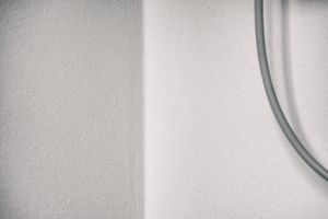 WHITE [ABSENCE] - Suspended moments