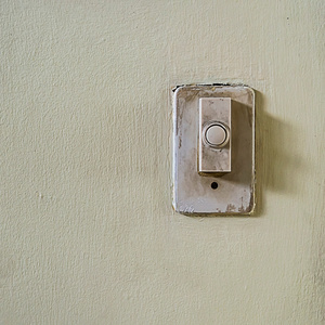 Ding a ling./ Campanello.