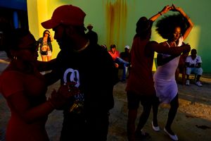 Dancing by the Malecon