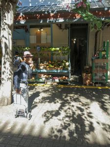 Untited, Series Chinatown, mid-week market, Oahu, Hi  2019