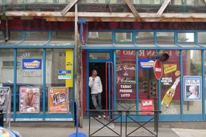 French shopworker