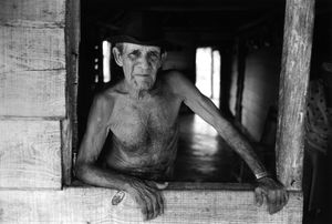 Cabañas, Cuba, 2001 © Peter Kayafas