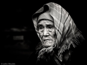 WHITE H'MONG LADY...