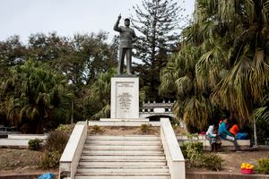 Estátua original de Samora Machel