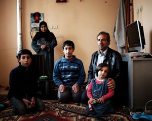 Outside Syria, outside camps #08