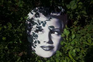 SCARECROWS, RITA HAYWORTH