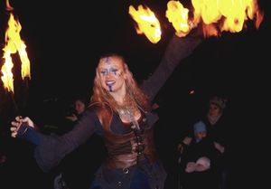 Fire dancers : De Oerspong