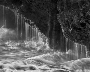 Sea Cave Splash Drip