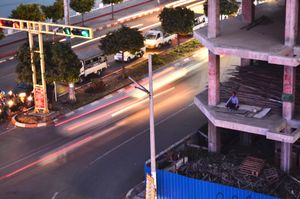 Trafficata meditazione (Myanmar).