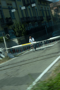 09 BETWEEN - Railway crossing - Italy