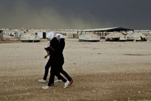 Young girls going to the refugee camp school. © Tom Verbruggen