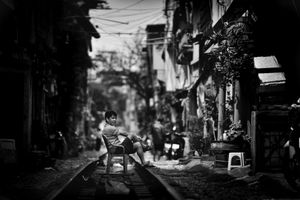Analog people in a digital world, Streets of Vietnam