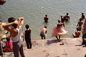 Varanasi, India, 1990 #varanasi #banaras #benares #india #colour #color #ganges #ganga #river #photographer #leica #leicam4p
