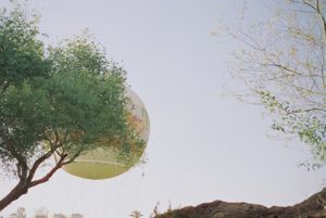 Peeking balloon