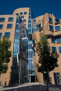 A Beautiful Modern Metropolis 02